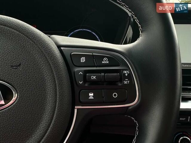 Серый Киа Niro, объемом двигателя 0 л и пробегом 62 тыс. км за 23600 $, фото 9 на Automoto.ua