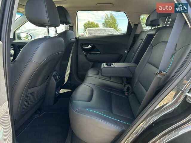 Серый Киа Niro, объемом двигателя 0 л и пробегом 97 тыс. км за 22200 $, фото 60 на Automoto.ua