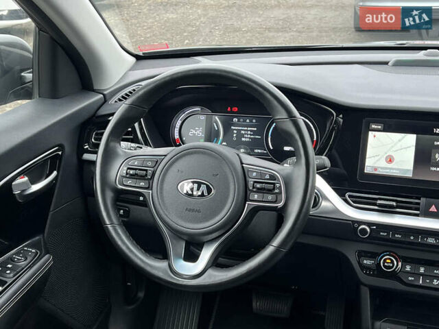 Серый Киа Niro, объемом двигателя 0 л и пробегом 107 тыс. км за 20903 $, фото 46 на Automoto.ua