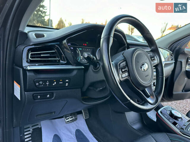 Серый Киа Niro, объемом двигателя 0 л и пробегом 55 тыс. км за 18899 $, фото 25 на Automoto.ua