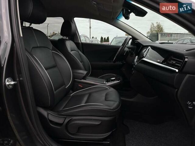 Серый Киа Niro, объемом двигателя 0 л и пробегом 62 тыс. км за 23600 $, фото 86 на Automoto.ua