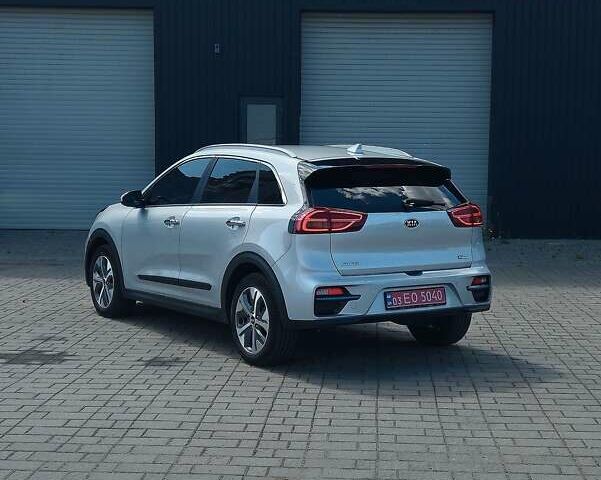 Серый Киа Niro, объемом двигателя 0 л и пробегом 32 тыс. км за 23500 $, фото 17 на Automoto.ua