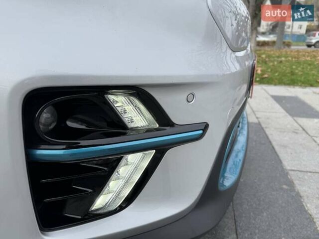 Сірий Кіа Niro, об'ємом двигуна 0 л та пробігом 101 тис. км за 19300 $, фото 14 на Automoto.ua