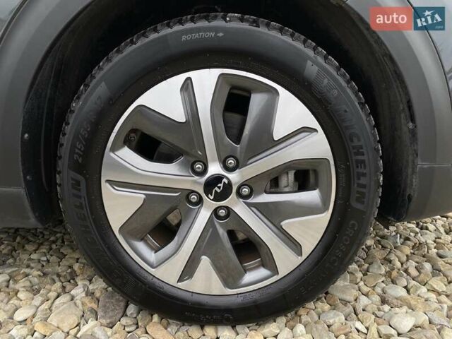 Серый Киа Niro, объемом двигателя 0 л и пробегом 86 тыс. км за 24400 $, фото 29 на Automoto.ua