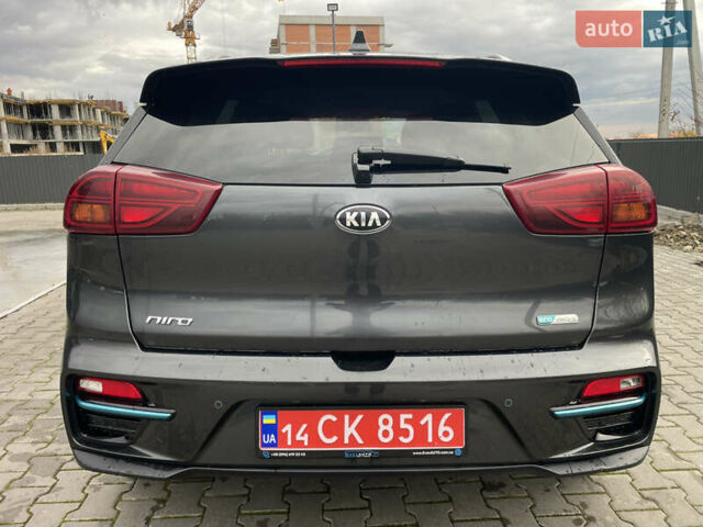 Сірий Кіа Niro, об'ємом двигуна 0 л та пробігом 52 тис. км за 22999 $, фото 12 на Automoto.ua