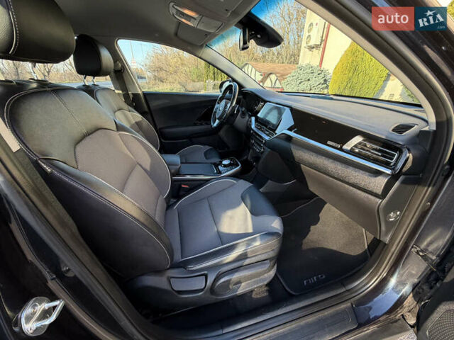 Серый Киа Niro, объемом двигателя 0 л и пробегом 157 тыс. км за 18350 $, фото 27 на Automoto.ua