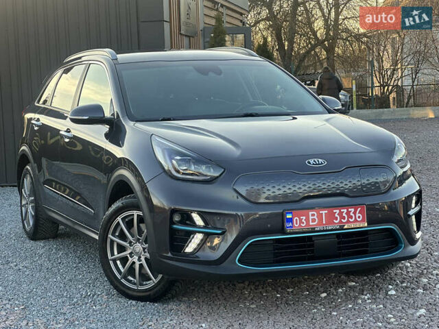 Серый Киа Niro, объемом двигателя 0 л и пробегом 55 тыс. км за 18899 $, фото 1 на Automoto.ua