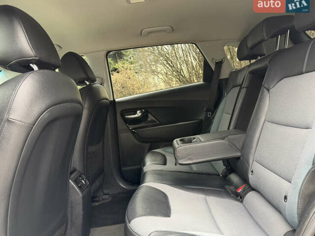 Сірий Кіа Niro, об'ємом двигуна 0 л та пробігом 149 тис. км за 17350 $, фото 35 на Automoto.ua
