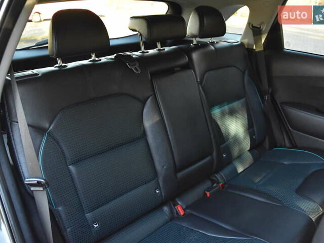 Сірий Кіа Niro, об'ємом двигуна 0 л та пробігом 99 тис. км за 22880 $, фото 32 на Automoto.ua