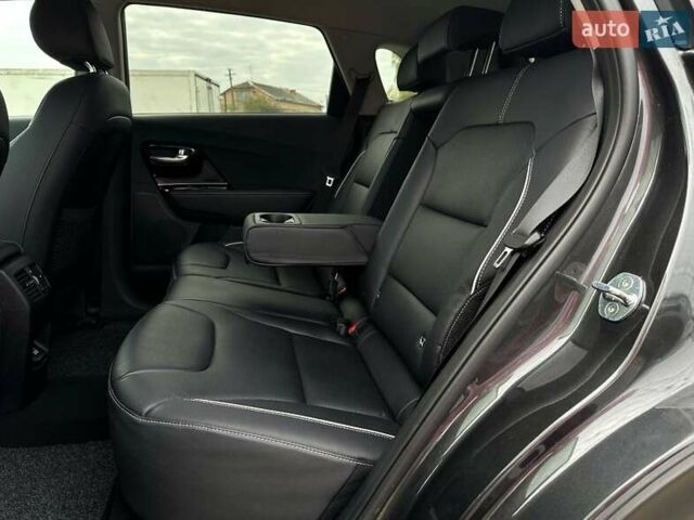 Серый Киа Niro, объемом двигателя 0 л и пробегом 62 тыс. км за 24600 $, фото 74 на Automoto.ua