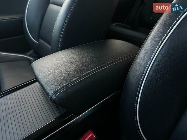 Серый Киа Niro, объемом двигателя 0 л и пробегом 54 тыс. км за 23900 $, фото 70 на Automoto.ua