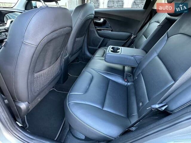 Серый Киа Niro, объемом двигателя 1.6 л и пробегом 57 тыс. км за 24900 $, фото 43 на Automoto.ua