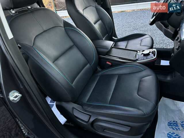 Серый Киа Niro, объемом двигателя 0 л и пробегом 55 тыс. км за 18899 $, фото 53 на Automoto.ua