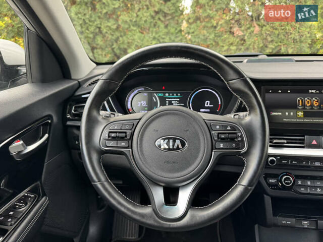 Сірий Кіа Niro, об'ємом двигуна 0 л та пробігом 141 тис. км за 17799 $, фото 48 на Automoto.ua