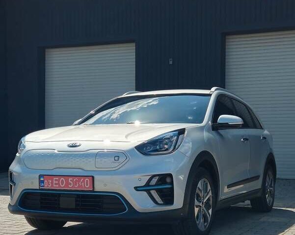 Серый Киа Niro, объемом двигателя 0 л и пробегом 32 тыс. км за 23500 $, фото 6 на Automoto.ua