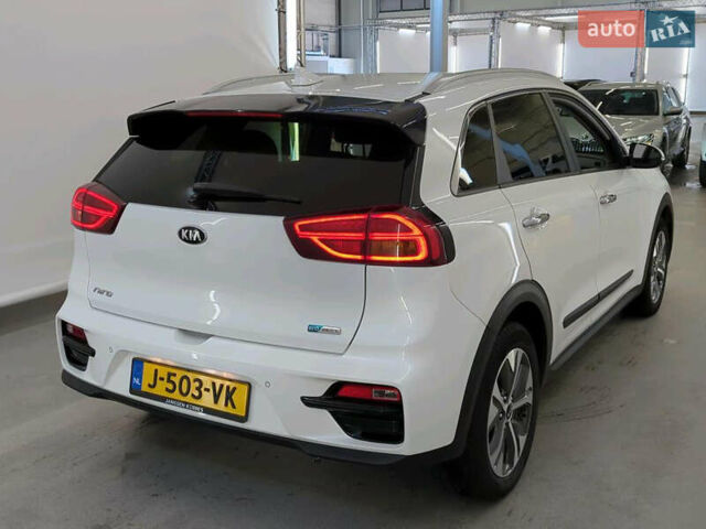 Серый Киа Niro, объемом двигателя 0 л и пробегом 117 тыс. км за 19500 $, фото 3 на Automoto.ua
