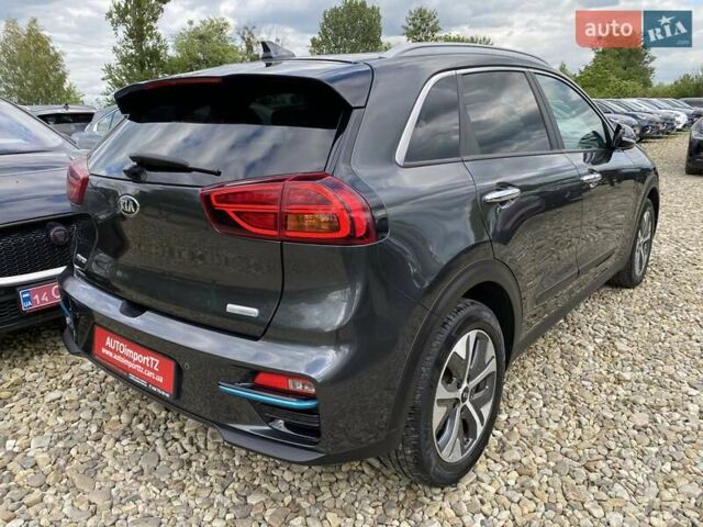 Серый Киа Niro, объемом двигателя 0 л и пробегом 67 тыс. км за 23400 $, фото 19 на Automoto.ua