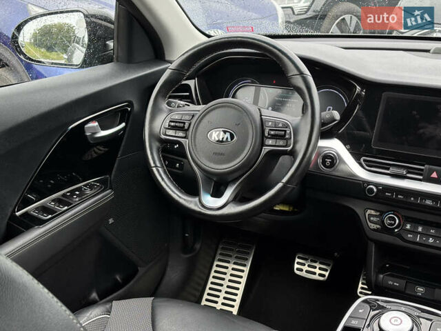 Серый Киа Niro, объемом двигателя 0 л и пробегом 88 тыс. км за 21800 $, фото 28 на Automoto.ua
