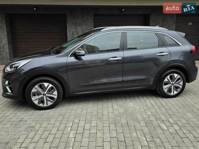 Серый Киа Niro, объемом двигателя 0 л и пробегом 153 тыс. км за 17950 $, фото 12 на Automoto.ua