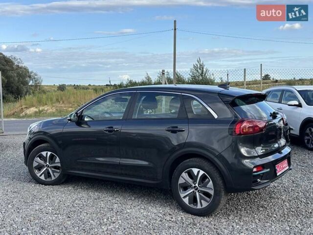 Серый Киа Niro, объемом двигателя 0 л и пробегом 52 тыс. км за 20750 $, фото 6 на Automoto.ua