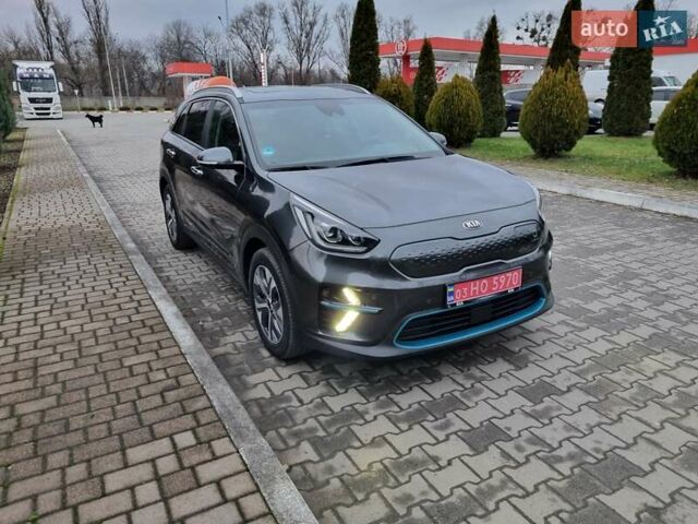Серый Киа Niro, объемом двигателя 0 л и пробегом 42 тыс. км за 22850 $, фото 2 на Automoto.ua