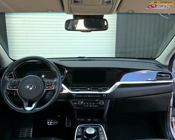 Серый Киа Niro, объемом двигателя 0 л и пробегом 32 тыс. км за 23500 $, фото 45 на Automoto.ua