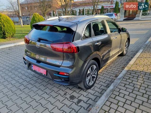 Серый Киа Niro, объемом двигателя 0 л и пробегом 121 тыс. км за 18750 $, фото 3 на Automoto.ua
