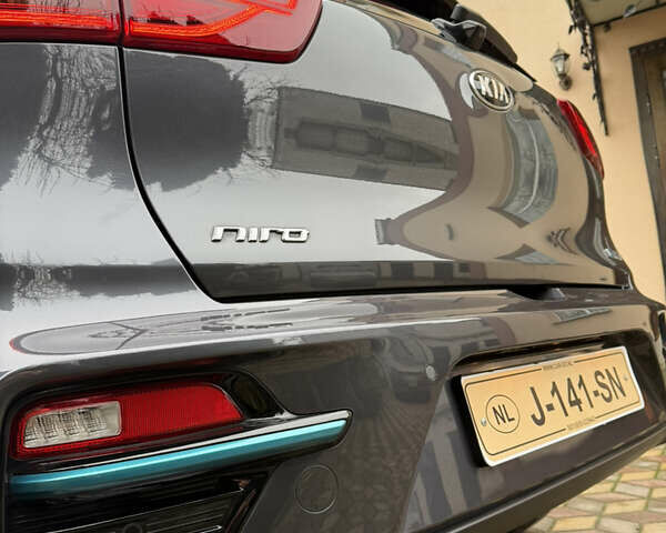 Сірий Кіа Niro, об'ємом двигуна 0 л та пробігом 50 тис. км за 22300 $, фото 40 на Automoto.ua