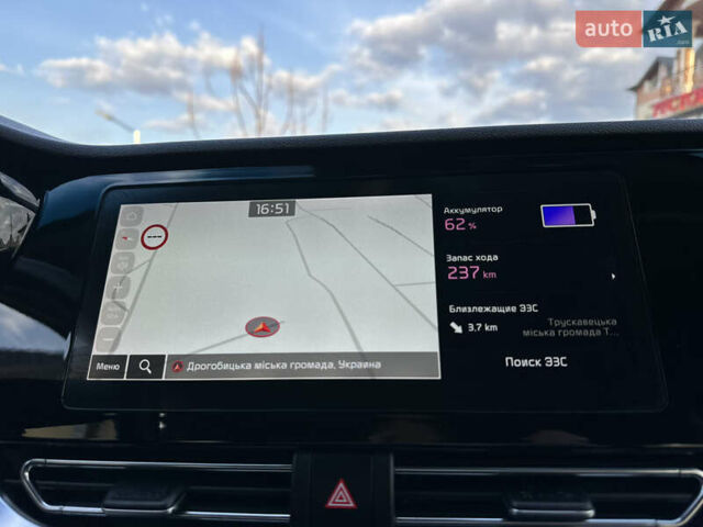 Серый Киа Niro, объемом двигателя 0 л и пробегом 38 тыс. км за 19999 $, фото 67 на Automoto.ua