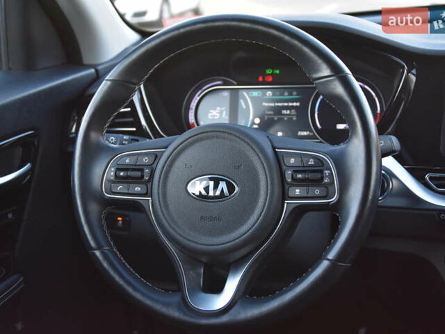 Серый Киа Niro, объемом двигателя 0 л и пробегом 23 тыс. км за 24590 $, фото 25 на Automoto.ua