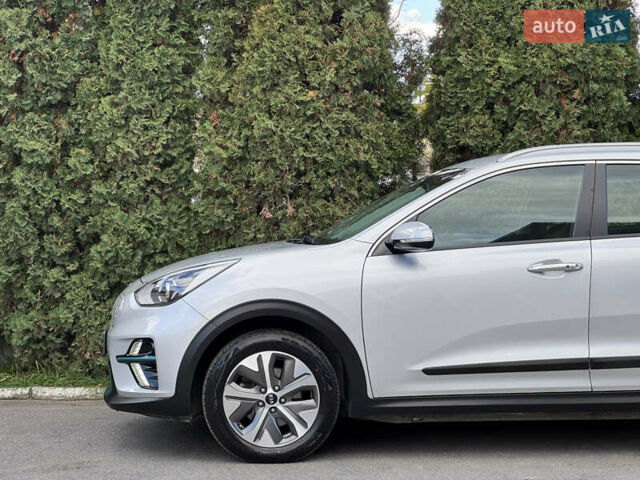 Сірий Кіа Niro, об'ємом двигуна 0 л та пробігом 141 тис. км за 17799 $, фото 24 на Automoto.ua