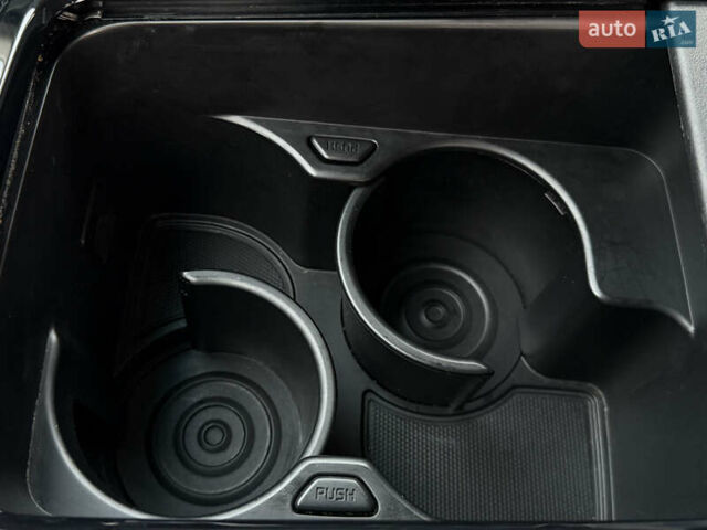 Серый Киа Niro, объемом двигателя 0 л и пробегом 82 тыс. км за 22900 $, фото 67 на Automoto.ua