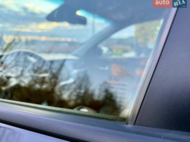 Киа Niro 2021 в Бердичеве на Automoto.ua Серый Киа Niro, объемом двигателя 0 л и пробегом 82 тыс. км за 19250 $, фото 35 на Automoto.ua