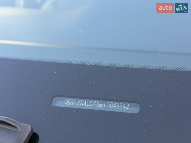 Серый Киа Niro, объемом двигателя 0 л и пробегом 157 тыс. км за 18350 $, фото 19 на Automoto.ua