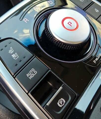 Серый Киа Niro, объемом двигателя 0 л и пробегом 32 тыс. км за 23500 $, фото 32 на Automoto.ua