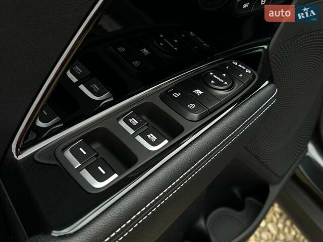 Серый Киа Niro, объемом двигателя 0 л и пробегом 62 тыс. км за 23600 $, фото 6 на Automoto.ua