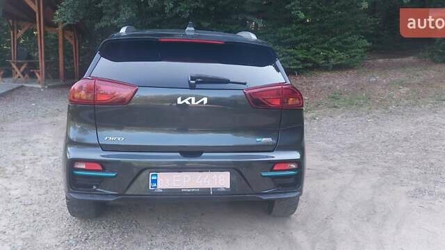 Сірий Кіа Niro, об'ємом двигуна 0 л та пробігом 62 тис. км за 18500 $, фото 16 на Automoto.ua