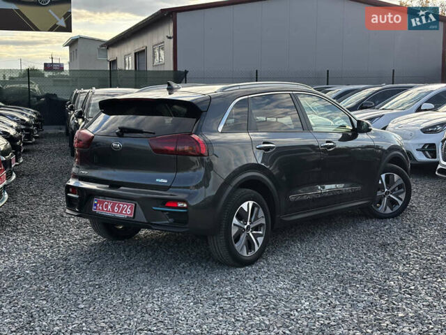 Сірий Кіа Niro, об'ємом двигуна 0 л та пробігом 50 тис. км за 19999 $, фото 8 на Automoto.ua