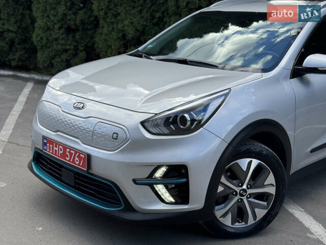 Сірий Кіа Niro, об'ємом двигуна 0 л та пробігом 141 тис. км за 17799 $, фото 5 на Automoto.ua