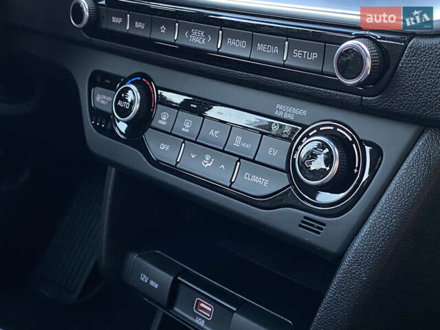 Серый Киа Niro, объемом двигателя 0 л и пробегом 59 тыс. км за 21299 $, фото 33 на Automoto.ua