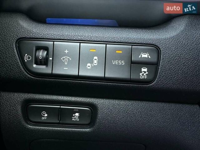 Сірий Кіа Niro, об'ємом двигуна 0 л та пробігом 37 тис. км за 24600 $, фото 8 на Automoto.ua