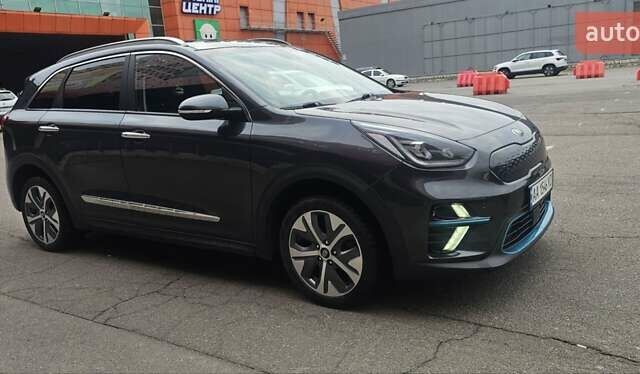 Киа Niro 2021 в Киеве на Automoto.ua Серый Киа Niro, объемом двигателя 0 л и пробегом 195 тыс. км за 16800 $, фото 24 на Automoto.ua