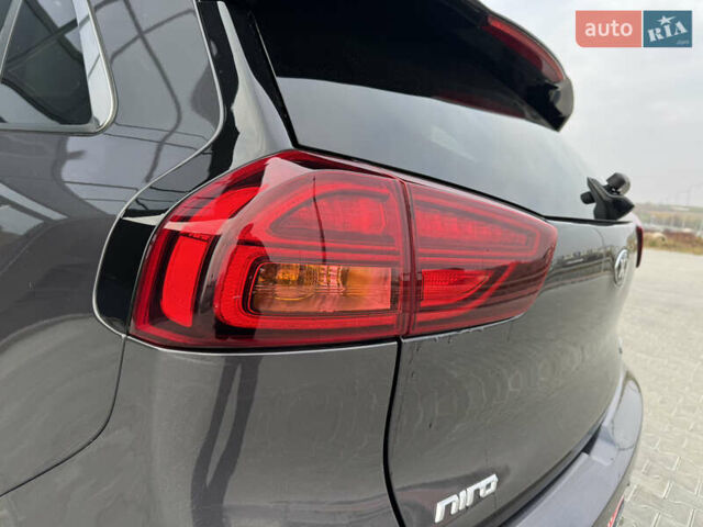 Серый Киа Niro, объемом двигателя 0 л и пробегом 147 тыс. км за 18450 $, фото 31 на Automoto.ua