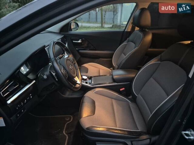 Серый Киа Niro, объемом двигателя 0 л и пробегом 79 тыс. км за 20450 $, фото 16 на Automoto.ua