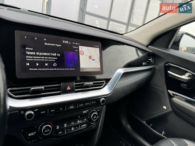 Серый Киа Niro, объемом двигателя 0 л и пробегом 147 тыс. км за 18450 $, фото 75 на Automoto.ua
