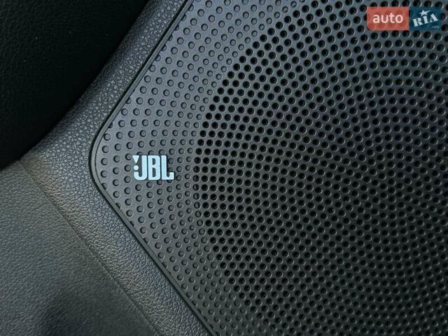 Серый Киа Niro, объемом двигателя 0 л и пробегом 54 тыс. км за 23900 $, фото 39 на Automoto.ua