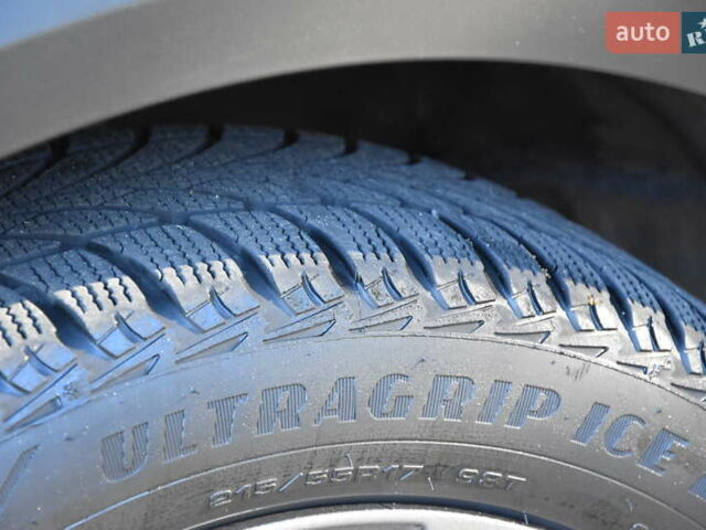 Сірий Кіа Niro, об'ємом двигуна 0 л та пробігом 99 тис. км за 22880 $, фото 53 на Automoto.ua