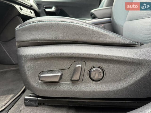 Сірий Кіа Niro, об'ємом двигуна 0 л та пробігом 149 тис. км за 17350 $, фото 44 на Automoto.ua