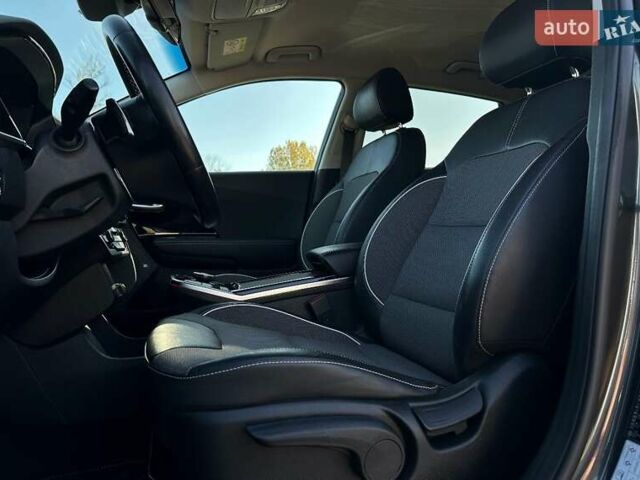 Сірий Кіа Niro, об'ємом двигуна 0 л та пробігом 37 тис. км за 23600 $, фото 35 на Automoto.ua