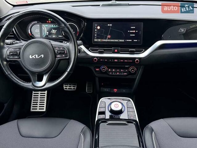 Серый Киа Niro, объемом двигателя 0 л и пробегом 47 тыс. км за 23890 $, фото 15 на Automoto.ua